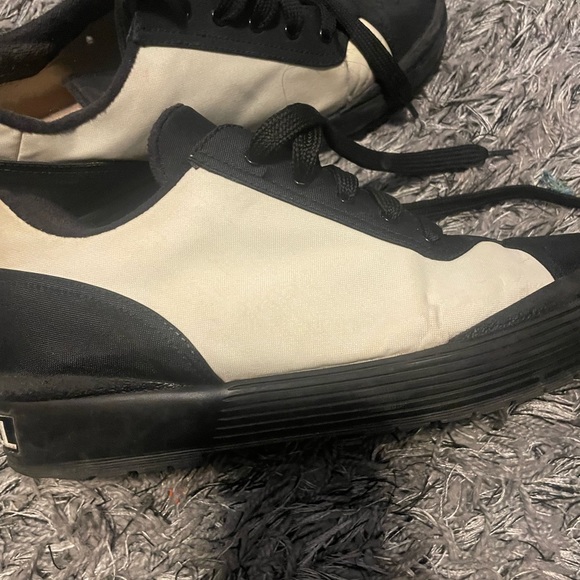 AUTHENTIC VINTAGE CHANEL Sneakers - Picture 5 of 7